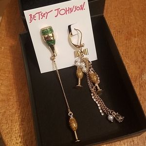 Betsey Johnson mix match NWT pearl detail